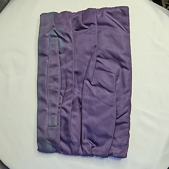 PRADA NYLON CLUTCH IN PURPLE - Picture 3 of 10